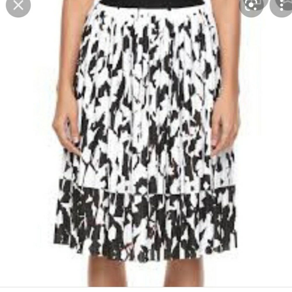 Apt. 9 (Size S) Black & White Abstract Print Skirt